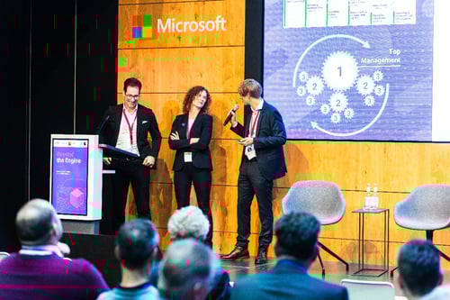 Dr. Johannes Bohnet giving a masterclass to a room of automotive CIOs-1