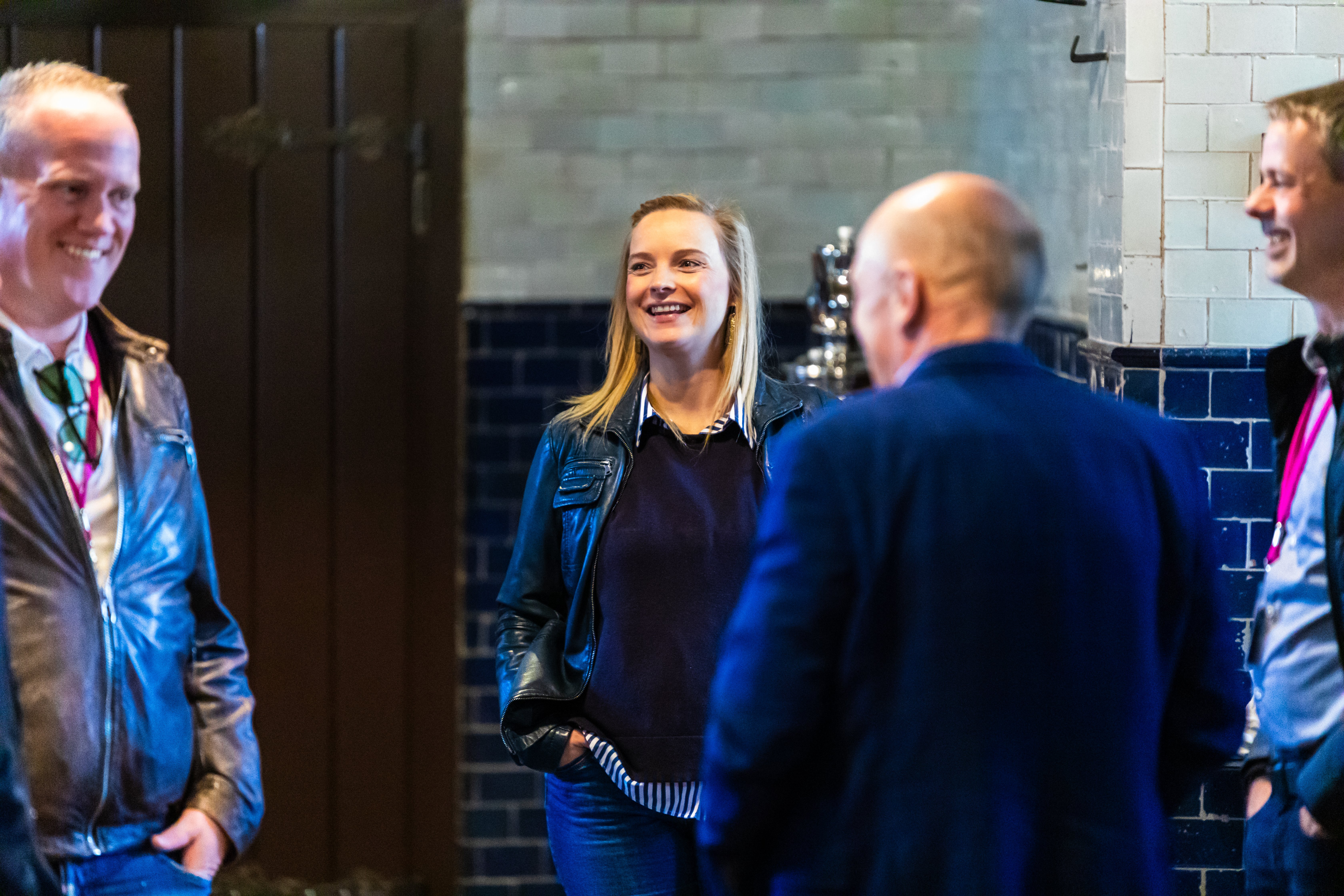 German Deep Tech CEO and COO conversing with board members