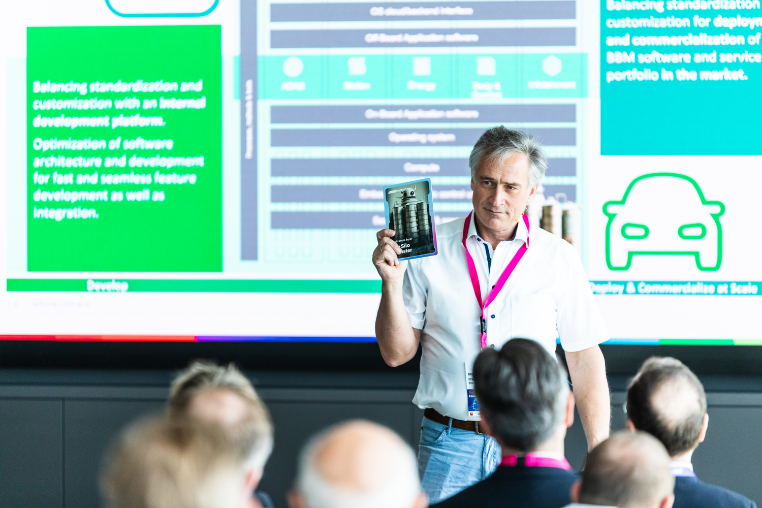 Alexander Springer Sharing Strategies for Automotive Software